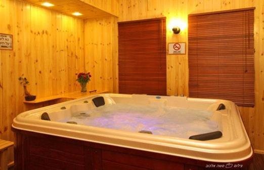 Suites & Spa Galilee Qiryat Shemona Exteriör bild